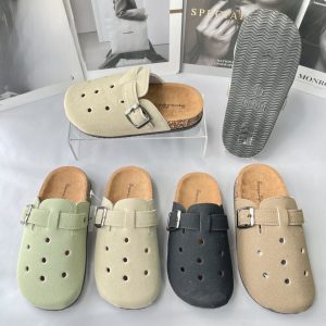 unisex-crocs-2
