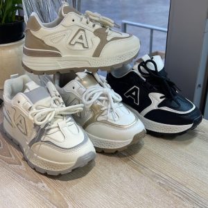 unisex-sneakers-3